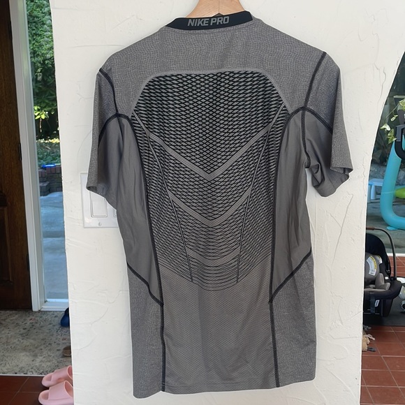 Nike pro Hypercool fitted tee - Picture 5 of 5